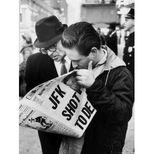New Yorkers Reading of Assassination of John F. Kennedy Photographic 
