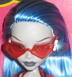 Monster High GLOOM BEACH GHOULIA YELPS loose doll new exclusive fast 