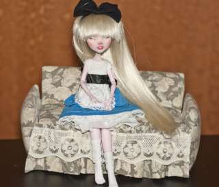 Monster high custom doll Alice in Wonderland repaint ooak Draculaura 