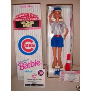 Chicago Cubs Fan Barbie   Wrigley Field Welcomes Barbie 1999 Limited 