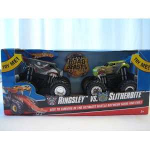   Road Beasts Ringsley Vs Slitherbite Hungry for Battle Toys & Games