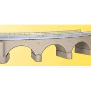     Curved Stone Arch Bridge w/Ice Breaker Columns   HO: Toys & Games