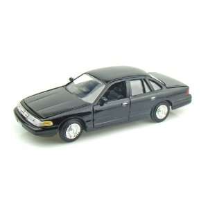    1998 Ford Crown Victoria Police Car 1/24 Black: Toys & Games