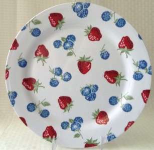 Plastic Dinner Plates Strawberries Blue Berries EUC  
