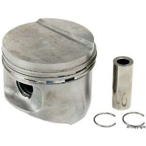    New Mercedes 190E Mahle Piston w/Rings 84 85 86 Automotive