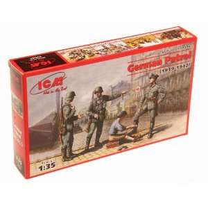  1939 1942 (3 Soldiers & Shoeshine Boy) 1 35 ICM Models Toys & Games