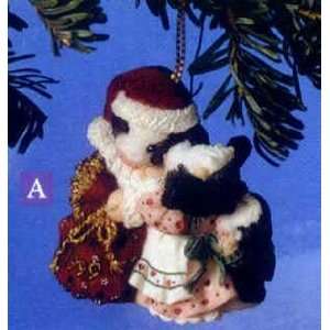  I Saw Moomy Kissing Santa 1999 Hanging Ornament