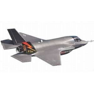  1/72 F 35B Lightning II STOVL: Toys & Games