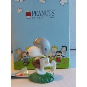   Peanuts Collection 2 Ceramic Figurine Snoopy Football