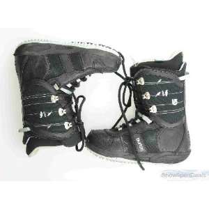 Used Burton Lodi Black Snowboard Boots Womens:  Sports 