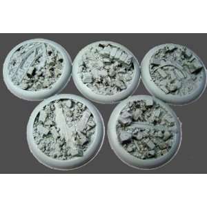     Scenic Bases Round Lip 40mm Urban Rubble Bases (5) Toys & Games