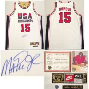  Magic Johnson Signed 1992 USA Nike White Jersey: Sports 