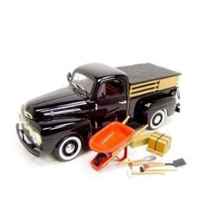  1952 Ford Pickup Black W/tools 1:24 Diecast Model: Toys 