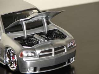 NEW 1:24 Scale Diecast 2006 Dodge Charger SRT8  