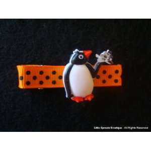  Penguin Carrying Ice   Novelty Hair Clip 
