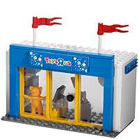 LEGO City Toys RUs Truck (7848)   LEGO   Toys R Us