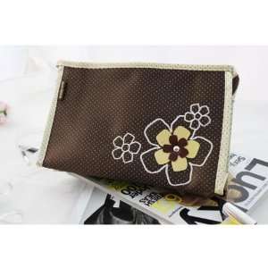  New! Adorable Daisy Love Brown Cosmetic Bag: Beauty