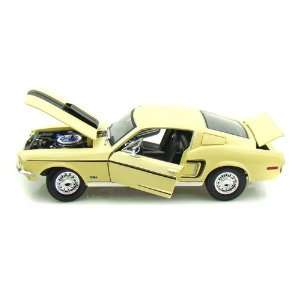   Maisto 1:18 Scale Yellow 1968 Ford Mustang GT Cobra Jet: Toys & Games