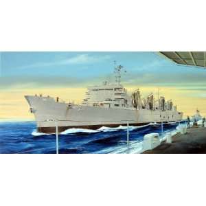 Trumpeter 5785   Modellbausatz im Maßstab 1 / 700 USS Sacramento AOE 