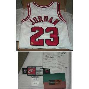  Michael Jordan Signed Bulls Nike Authentic White Jersey 
